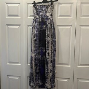 Long silk Parker maxi dress. Sweetheart neck